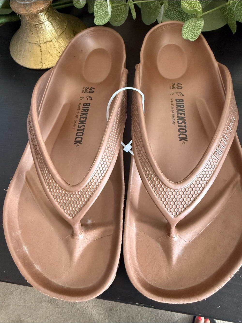 BIRKENSTOCK HONOLULU THONG SANDAL FLIP FLOPS METALLIC COPPER women 9 men 7 - Picture 2 of 8